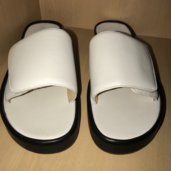 rag & bone Shoes - New Rag & Bone white leather slides size 39